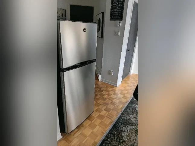 chambre à louer 7 00 par mois tout compris thumbnail 7