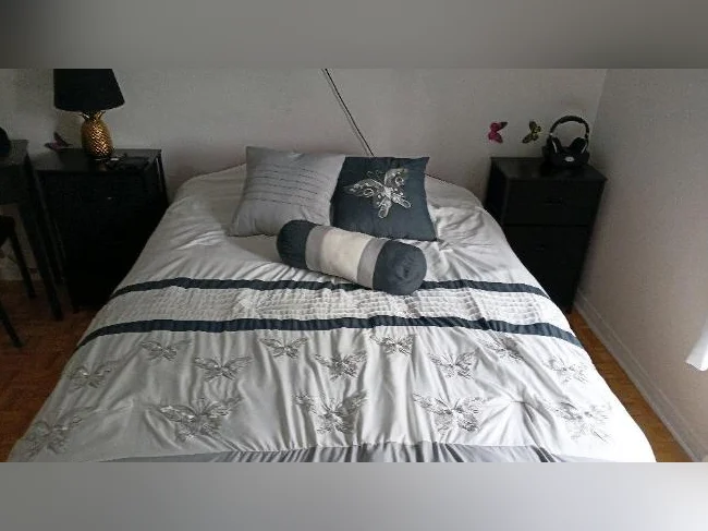 chambre à louer 7 00 par mois tout compris thumbnail 5