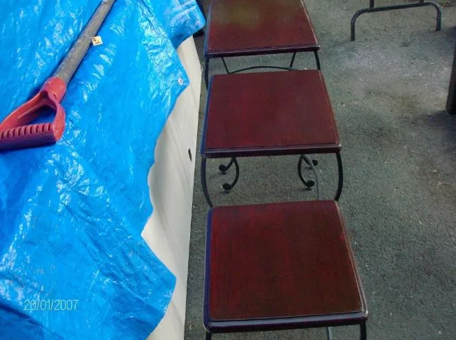3 table en bois tel 8195710839