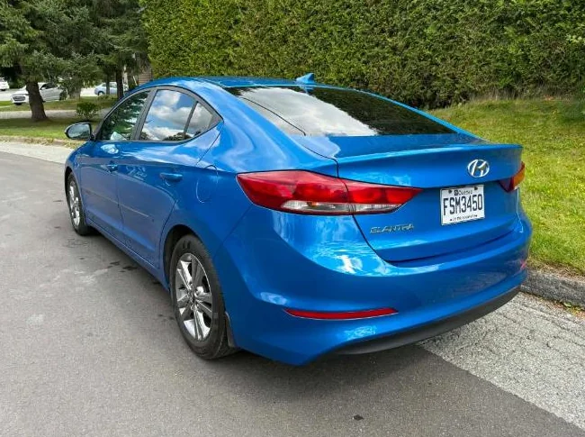 2017 Hyundai Elantra GL thumbnail 4