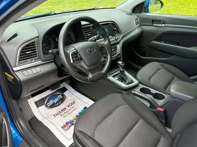 2017 Hyundai Elantra GL thumbnail 5