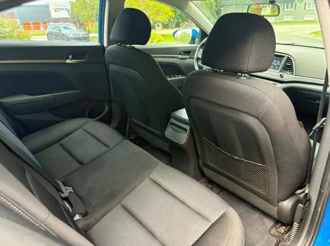 2017 Hyundai Elantra GL thumbnail 6