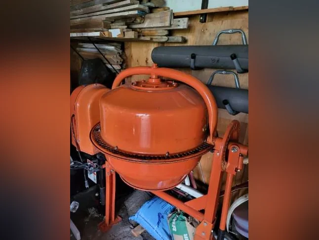 A vendre bétonnière / mixer - mélangeur à béton