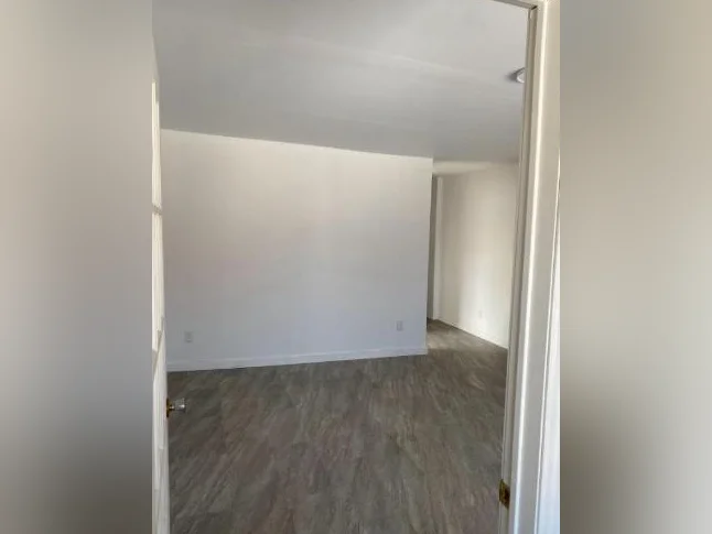 Grand 3 ½ avec chambre fermée à louer – Montréal-Nord thumbnail 2