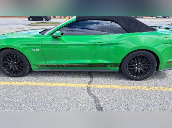 2019 Ford Mustang GT Premium Convertible thumbnail 3