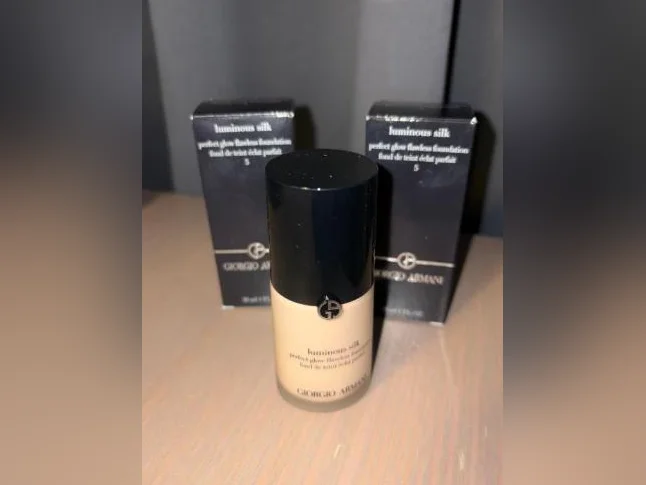 2 Giorgio Armani Luminous Silk 5 *Neuf* 20$ thumbnail 4