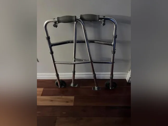 Marchette/Déambulateur pliable avec roues thumbnail 2