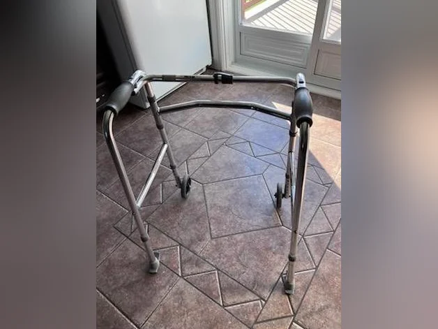 Marchette/Déambulateur pliable avec roues