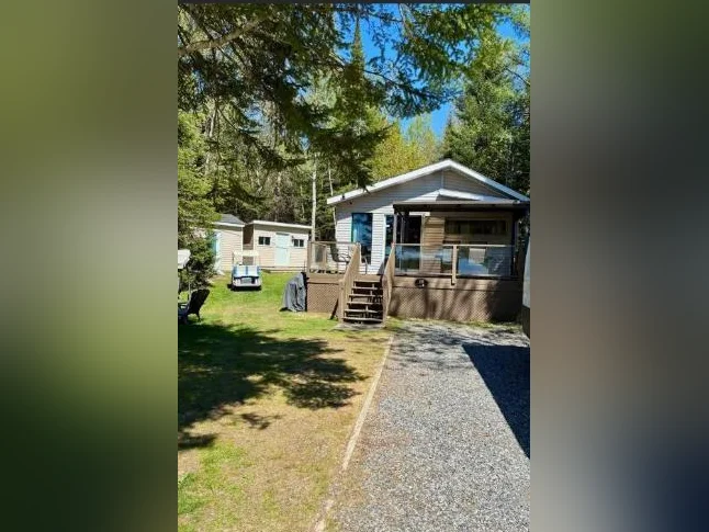Chalet à vendre thumbnail 3