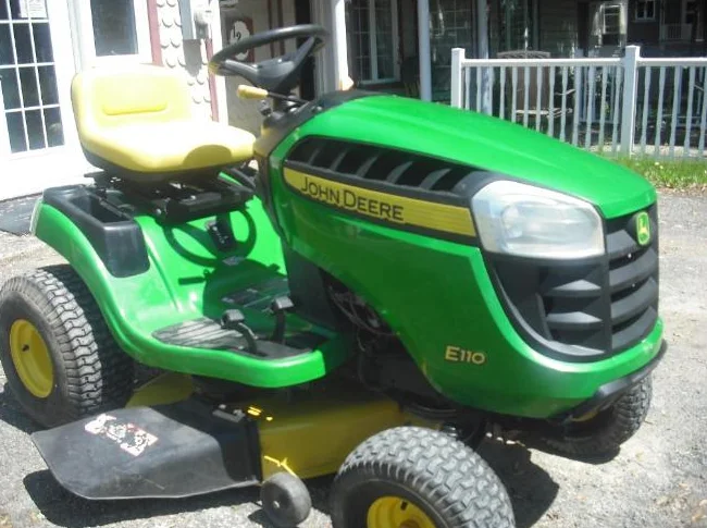TRACTEUR À GAZON