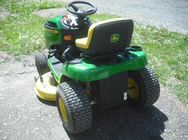 TRACTEUR À GAZON thumbnail 4