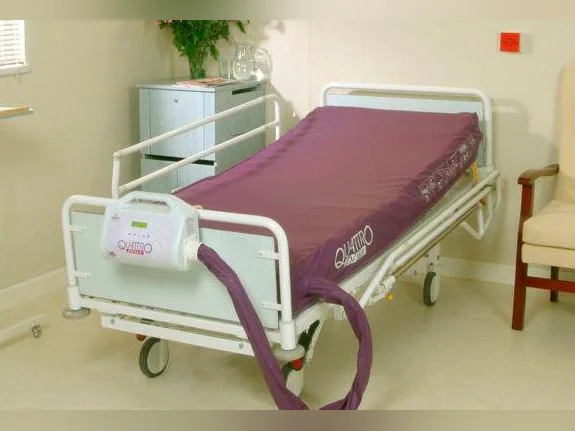Matelas thérapeutique Quattro Plus avec pompe – Très peu servi