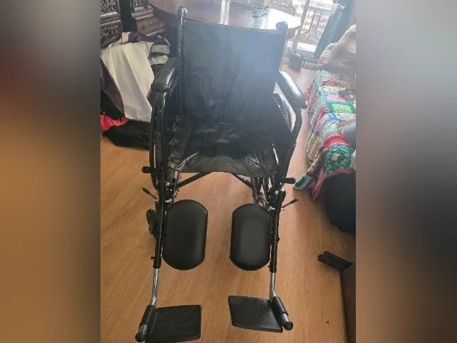 FAUTEUIL ROULANT NEUF thumbnail 2
