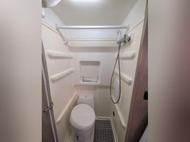 2023 Winnebago Solis 59PX thumbnail 9