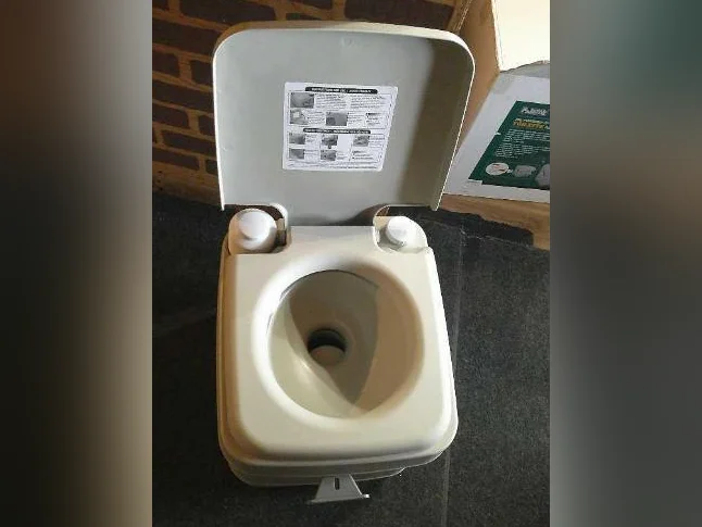 TOILETTE DE CAMPING - Neuve thumbnail 3