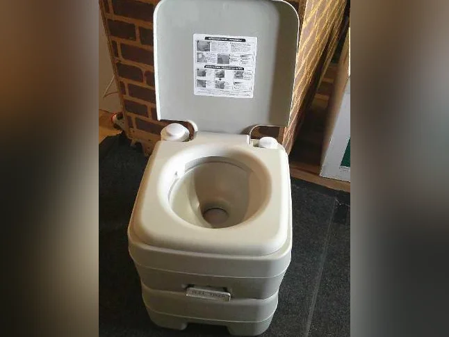 TOILETTE DE CAMPING - Neuve