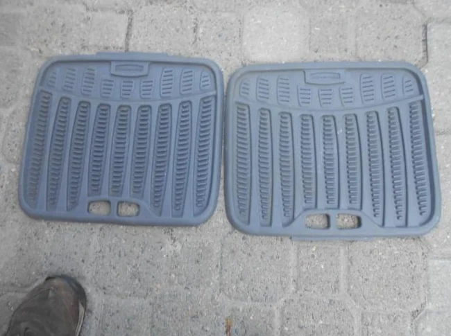 1-ENSEMBLE DE 4 TAPIS EN CAOUTCHOUC BLEU,RUBBERMAID,POUR AUTOMOBILES. thumbnail 3