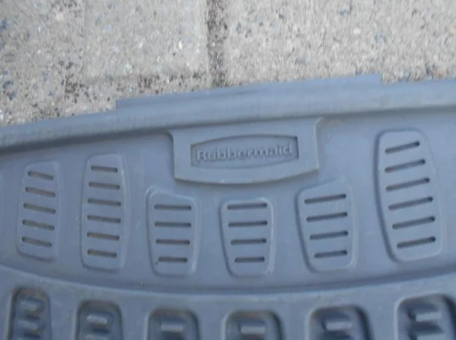 1-ENSEMBLE DE 4 TAPIS EN CAOUTCHOUC BLEU,RUBBERMAID,POUR AUTOMOBILES. thumbnail 4