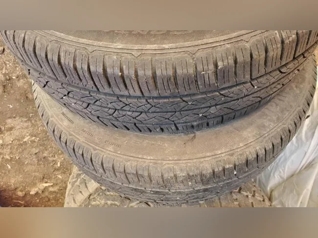 4 pneus été/4 saison Continental True contact 185/65r15 en bonne condition thumbnail 5
