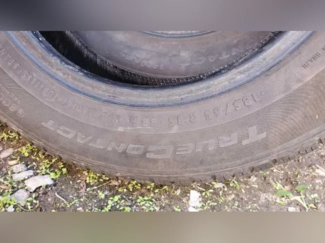 4 pneus été/4 saison Continental True contact 185/65r15 en bonne condition thumbnail 6