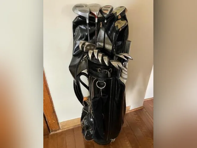 sac de golf et bâtons droitier 10 fers 5 bois