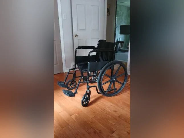 Fauteuil roulant / Chaise roulante
