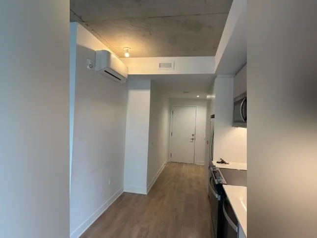 Joli condo 3 1/2 thumbnail 3