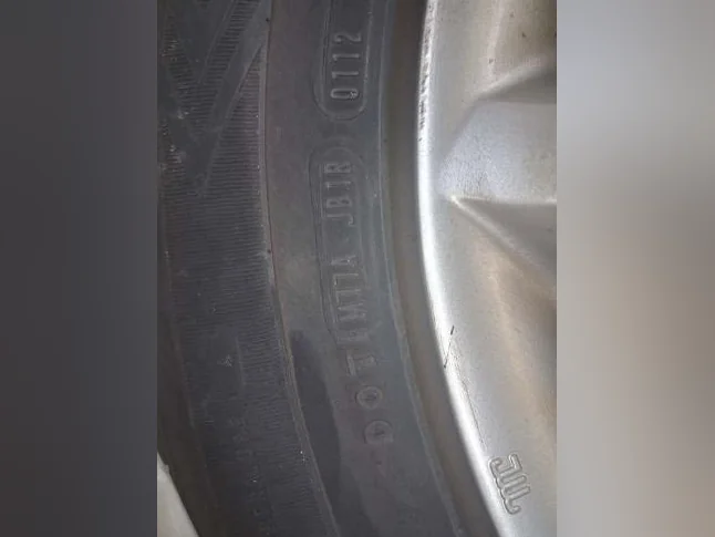 Mags d'origine Hyundaï avec pneus d'été 17" Good Year 235/55ZR17 thumbnail 5