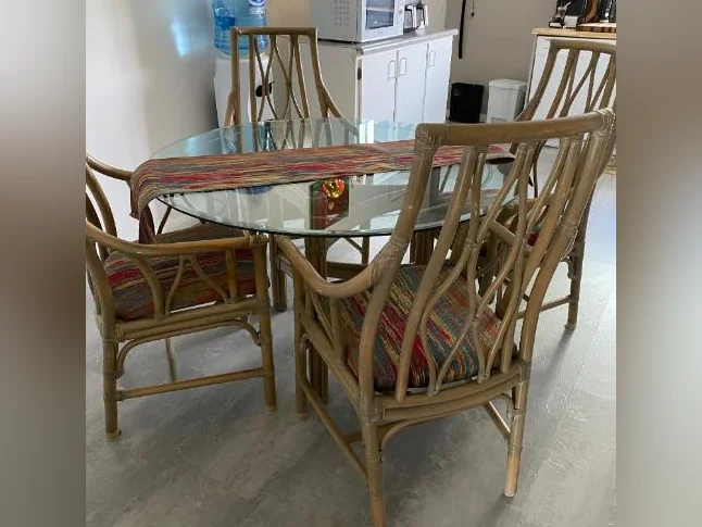 Très beau mobilier de cuisine en bambou