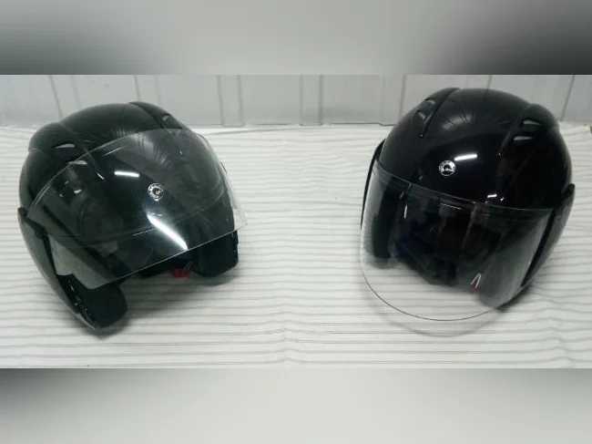 2 Casques moto BRP noir