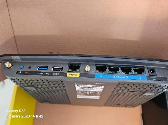 Rooter LINKSYS EA6900 pour Internet thumbnail 2