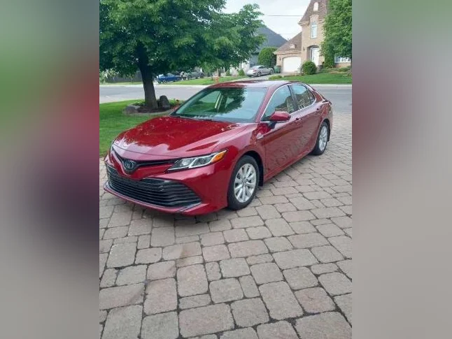 Toyota Camry LE hybride 2018 thumbnail 3