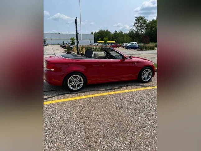 BMW 128i thumbnail 2