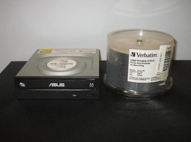 GRAVEUR DVD ASUS (Neuf) ET DVD+R VERBATIM IMPRIMABLE