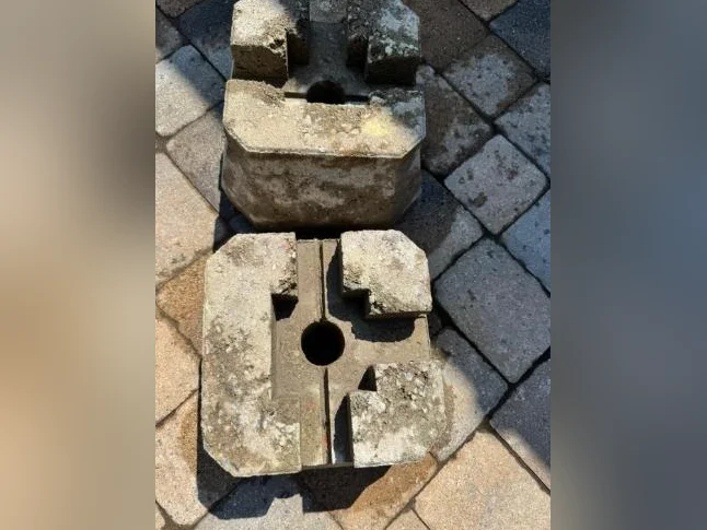 D-Bloc en béton pour poteau de 4 pouces thumbnail 3