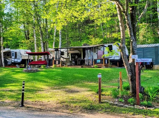 Roulotte Sprinter 312 MLS de 31 pieds 2017 - Camping Chutes aux Iroquois à Labelle