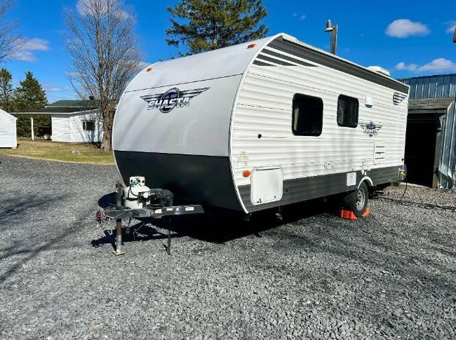 Roulotte Shasta 18FQ 2021 thumbnail 5