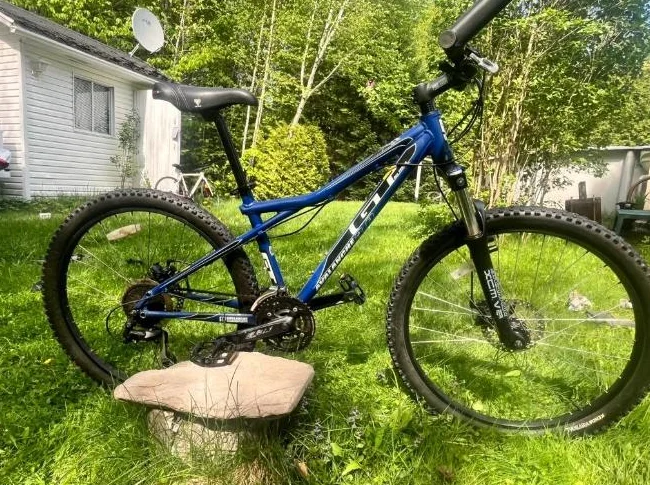 Velo de montagne GT Avalanche 24' thumbnail 2