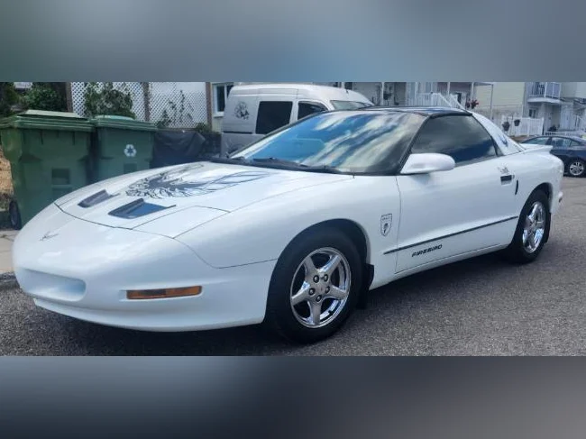 Pontiac Firebird 1995 3.4 L 6 cilyndres thumbnail 2