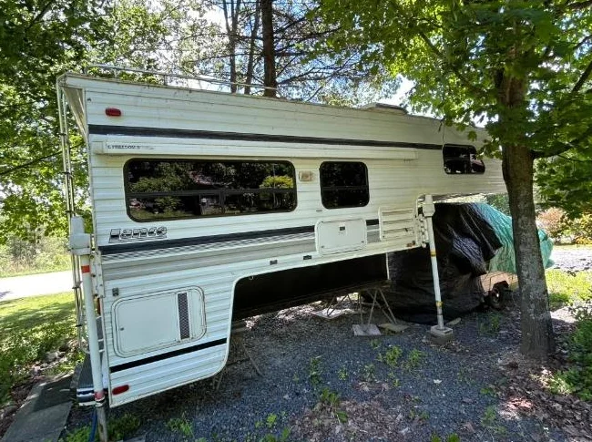 Camper lance 945