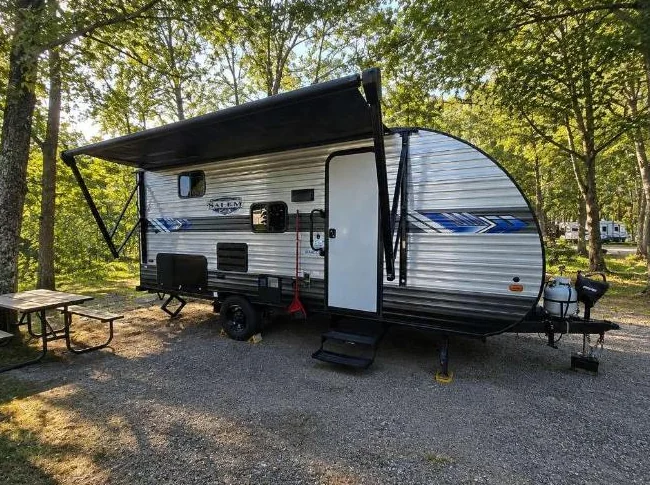 Roulotte Salem FSX 178BHSK 2022 - comme neuve, prête à camper