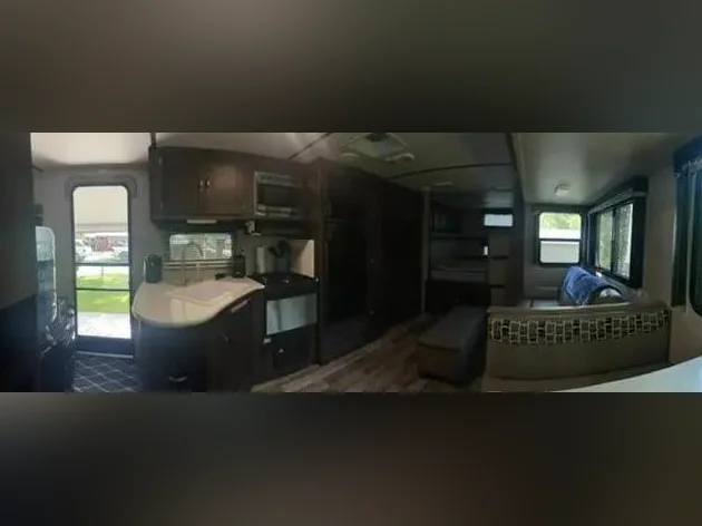 Roulotte Keystone 2018 32' thumbnail 5