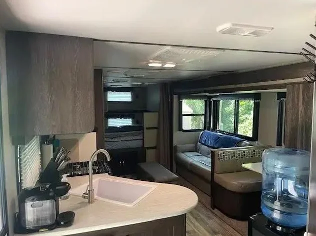 Roulotte Keystone 2018 32' thumbnail 4