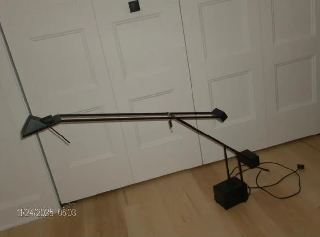 Lampe moderne noire "Fase" transformable. thumbnail 3