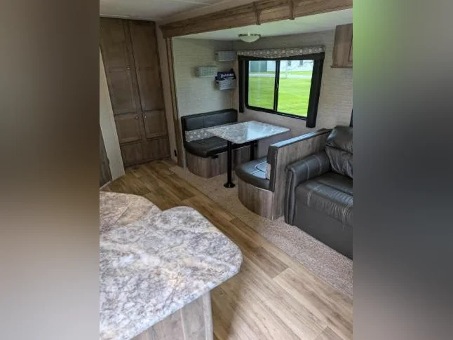 roulotte aspen trail 2019 comme neuve thumbnail 3