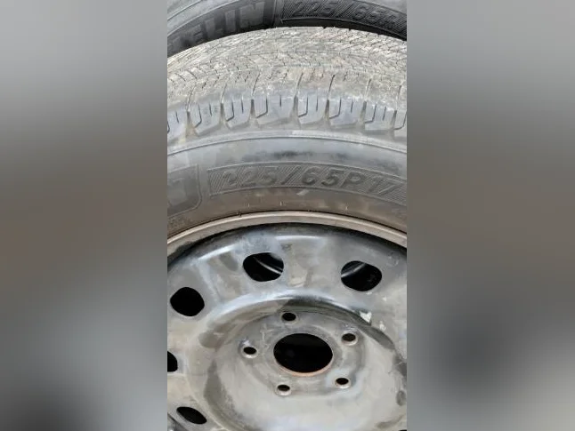 Pneu d'été avec jante Michelin thumbnail 2
