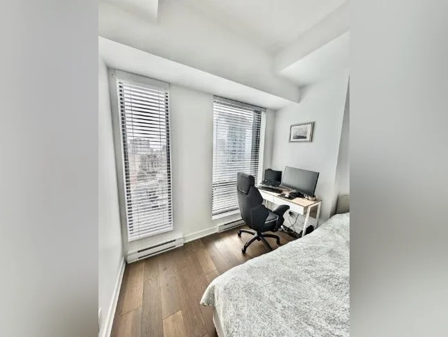 Condo 1 chambre entièrement meublé – Tour des Canadiens (1 990 $/mois) thumbnail 6