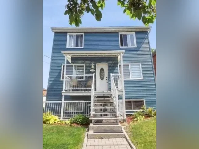 Beau et lumineux 4 et demi rénové à louer dans le Vieux-Longueuil!