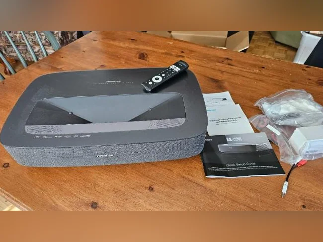 Projecteur Hisense PL1 Laser Cinema 4K UHD (ultra courte focale)