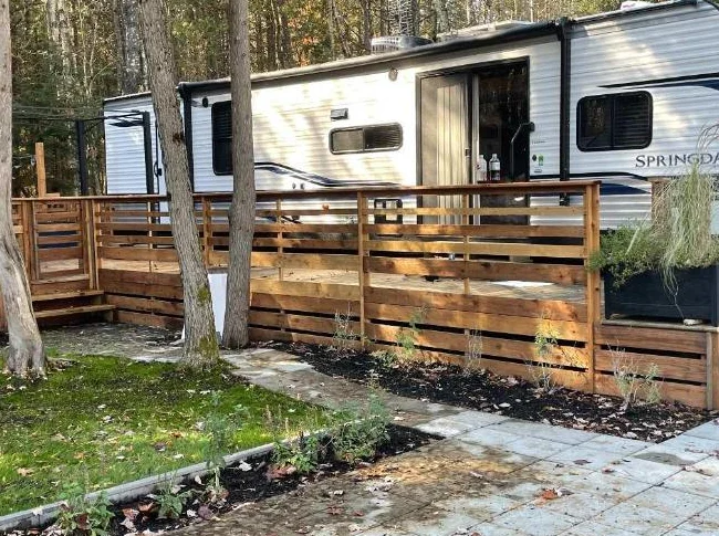 Roulotte 38pi Springdale sur terrain de camping